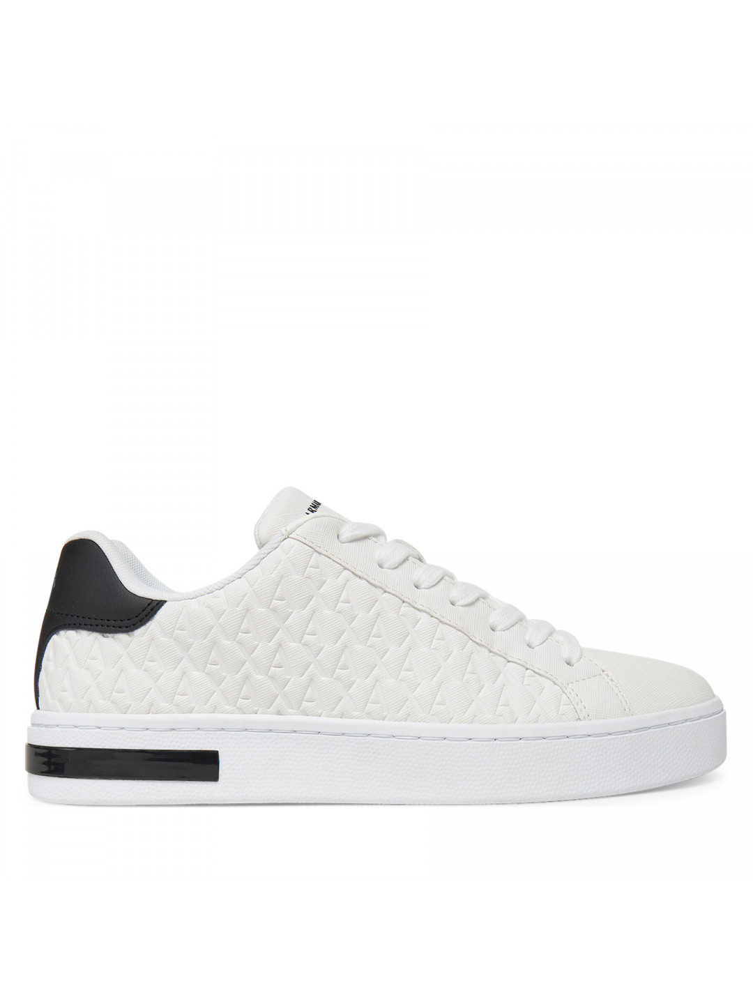 Sneakersy Armani Exchange XM000140 AF11916 M0028 Bílá